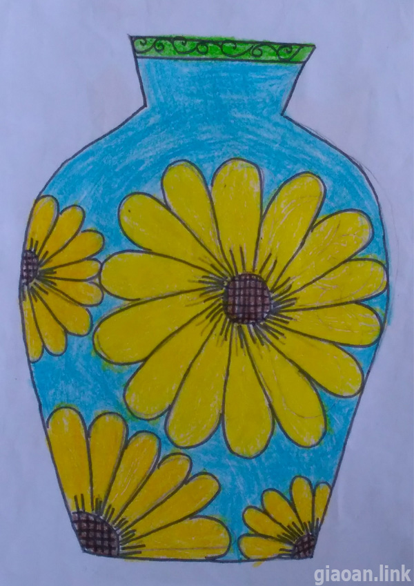 Chứng kiến các em học sinh lớp 6 vẽ những bức tranh lọ hoa đầy tài năng và sáng tạo chắc chắn sẽ khiến bạn cảm thấy ngạc nhiên và thích thú. Bạn sẽ bị cuốn hút vào thế giới đầy màu sắc và chất đất sáng tạo này.